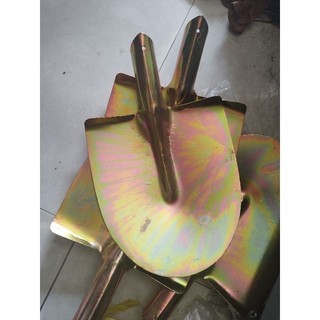 Xẻng xây dựng làm hồ loại to làm hồ và xúc đất