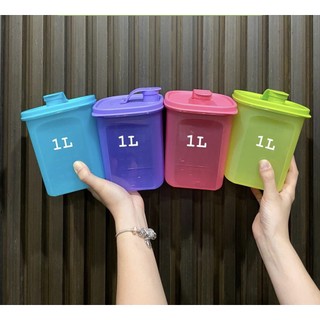 Bình nước Tupperware Slim Line Pitcher 1L