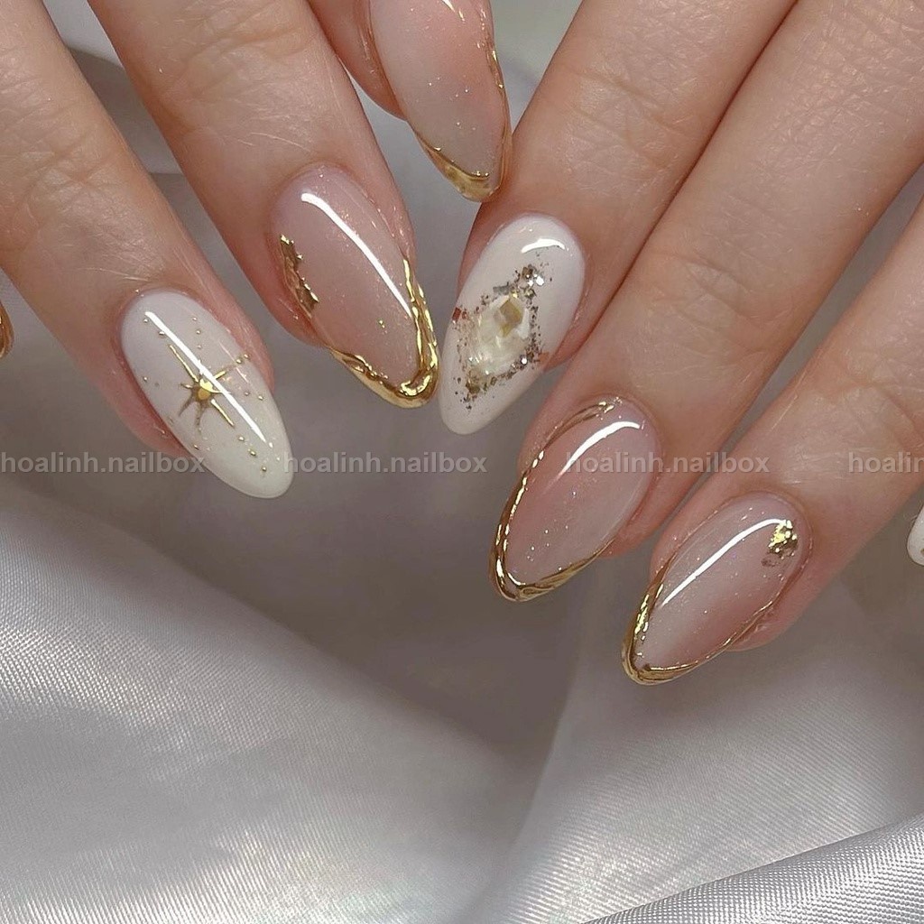 Mẫu Hiện Đại Form Tròn Nhọn Gắn Móng Úp - Hoa Linh Nail Box thiết kế thủ công 18