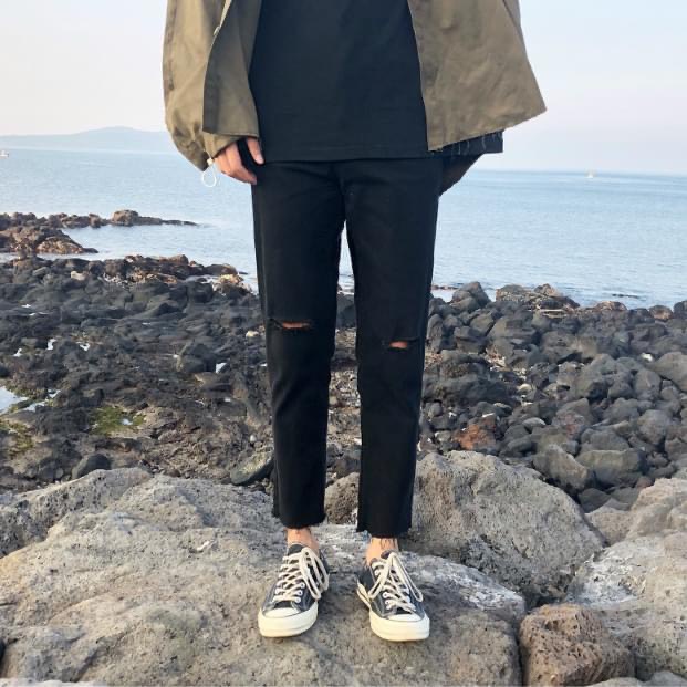 Quần Jean Nam Rách Gối Màu Đen Tưa Lai Form Skinny Thời Trang Cao Cấp