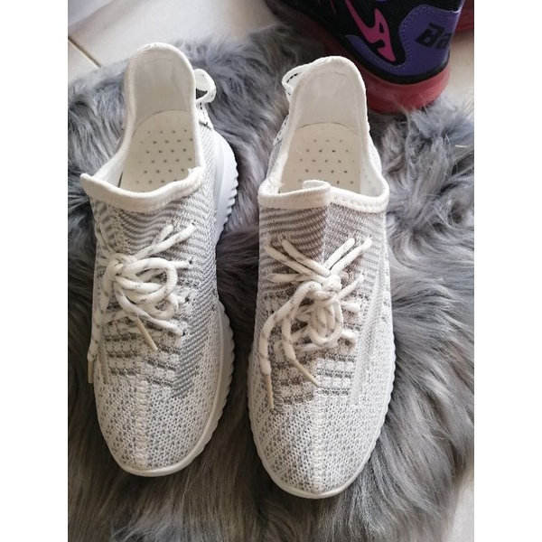 Xả kho giày thể thao mẫu xám y hình đẹp xuất sắc size 35, 38, 39