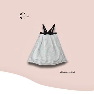 Váy trắng cổ yếm nơ đen