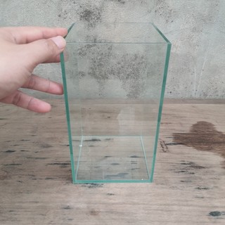 Bể cá, hồ cá kích thước 13 x 13 x 23 cm