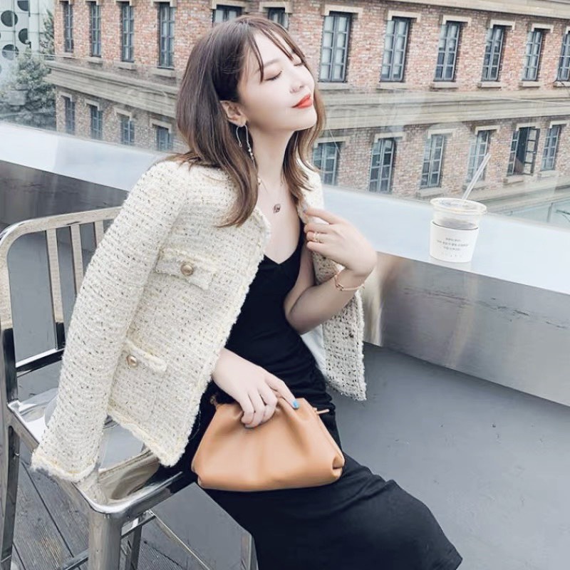 Áo khoác dạ nữ Tweed dáng ngắn màu trắng dệt kim xa phong cách Hàn Quốc sang chảnh.TL06