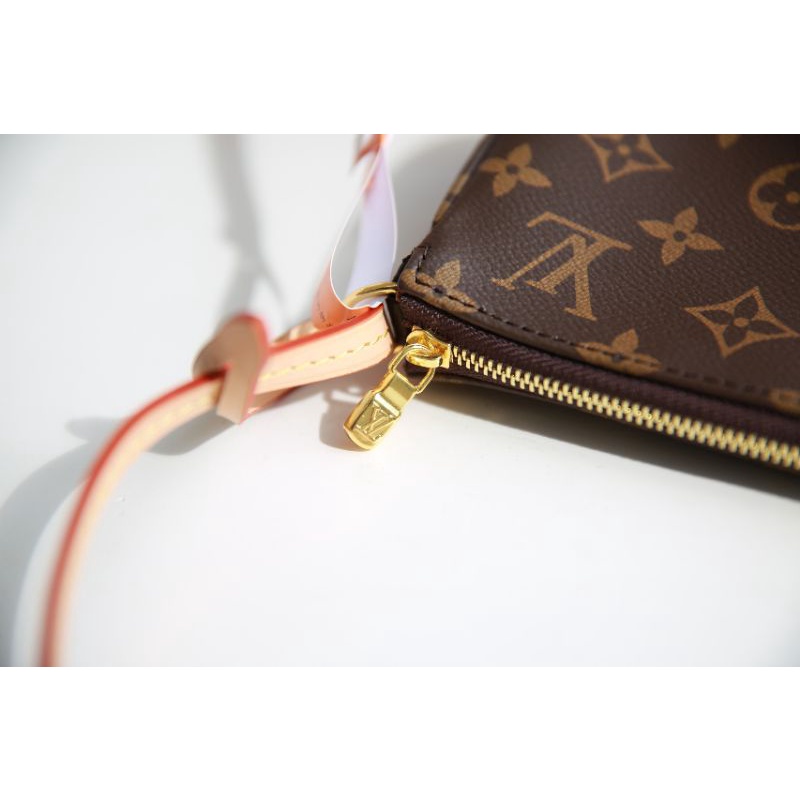 Túi xách nữ LV POC..sz23x13cm da thật 100% quai ngả mầu kèm 2 quai đeo vai+ đeo dài fullbox vip 2.lớp cực xịn