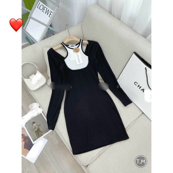 Đầm tay dài phối yếm bản cổ 2 màu ôm body khoét hở vai cực xinh , chất thun gân mềm mịn