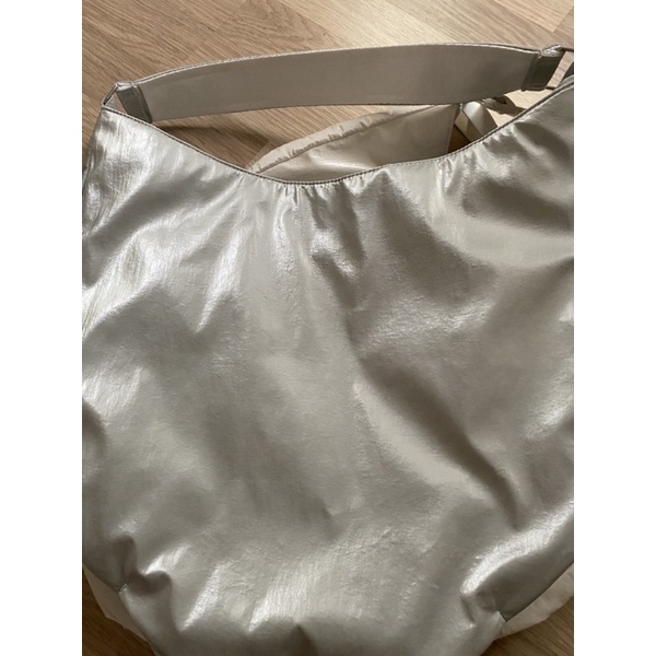Túi đeo vai eggbag màu bạc