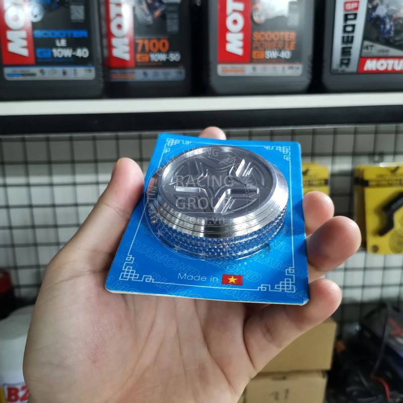 Nắp đậy bình xăng CNC Salaya mẫu phay sao cho Wave, Sirius, Airblade, Dream, Exciter 150 và nhiều xe khác inox 304