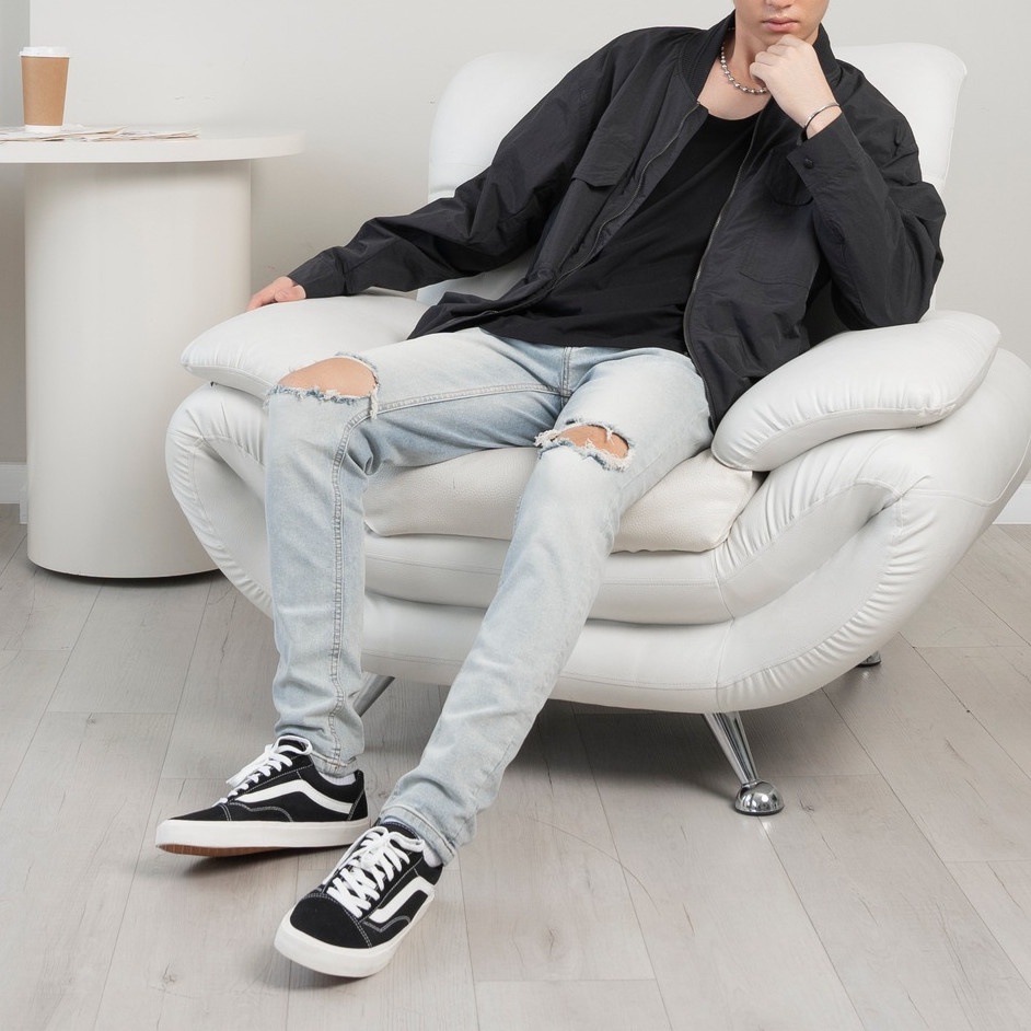 Quần jean nam rách gối màu xanh sáng streetwear, quần bò cao cấp, cá tính, form slim, chất vài mềm mịn, dáng chuẩn