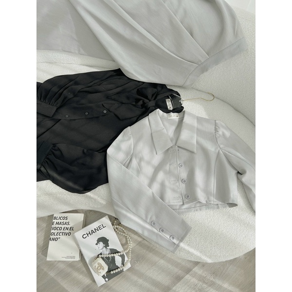 Set áo sơ mi nơ đen kèm chân váy và áo khoác vest croptop