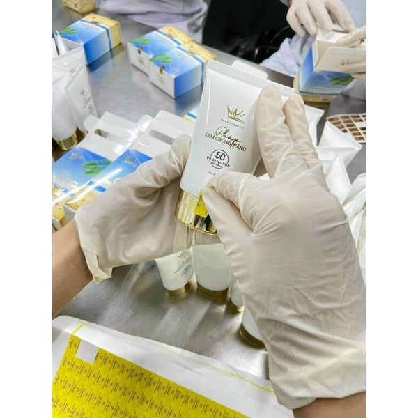 Kem Chống Nắng Pháp Cosmetic tặng kèm kích trắng da mặt Pháp