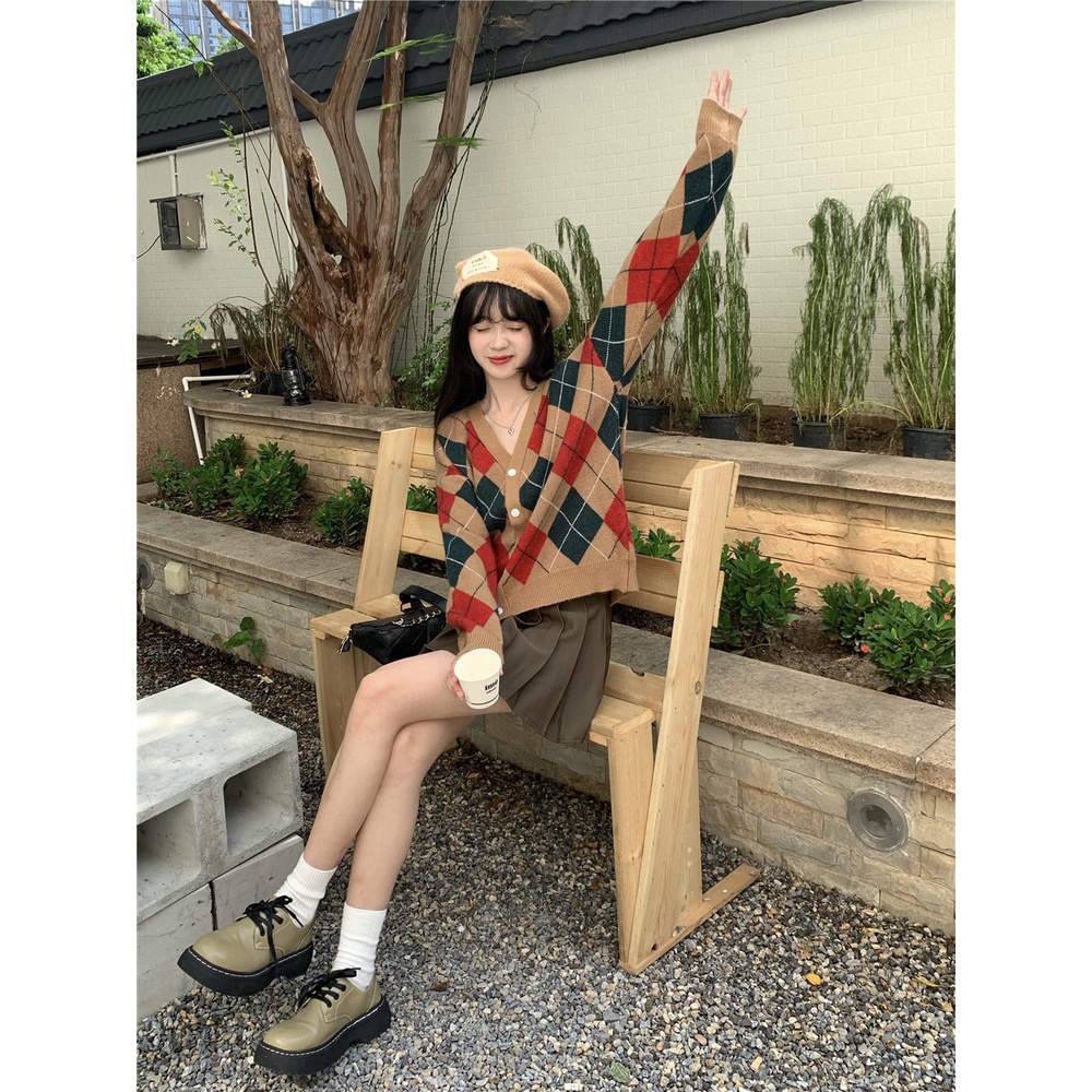 -  Quà tặng sinh nhật, bạn gái Set áo cardigan len ô/ Skirt ly ngắn