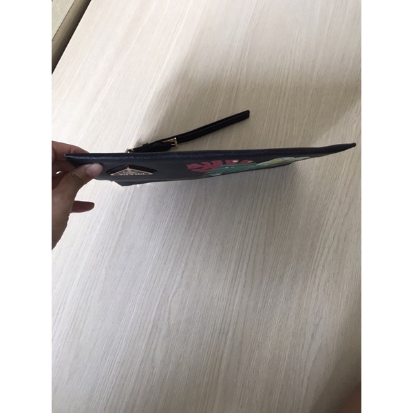 Túi cầm tay PRADA