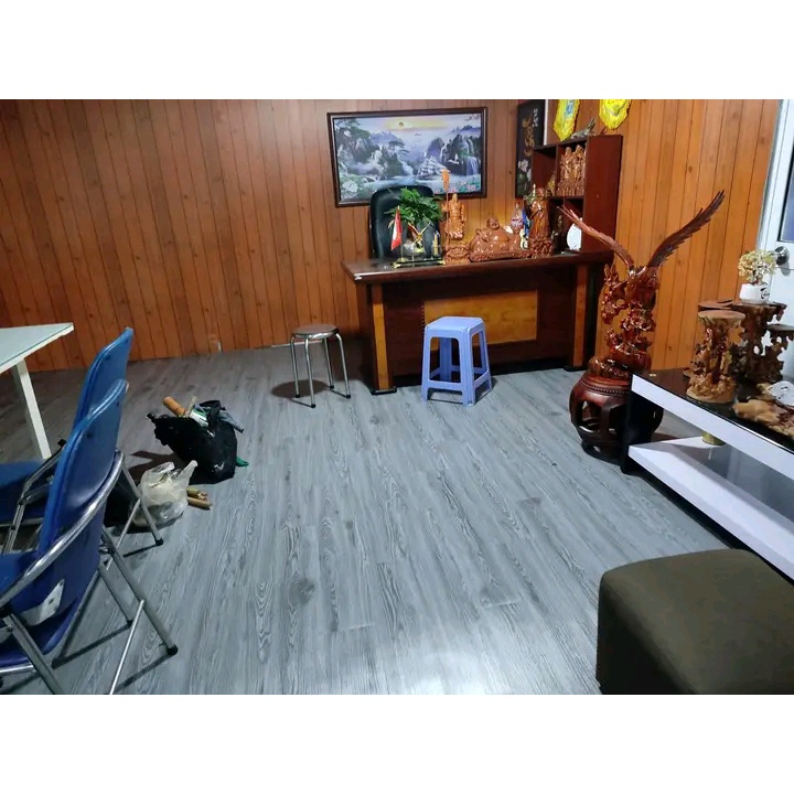 Tấm Sàn Nhựa Giả Gỗ Sẵn Keo, Kích Thước 45.7 x 15.4 cm