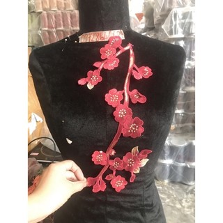 Cành hoa mai thêu chỉ lụa