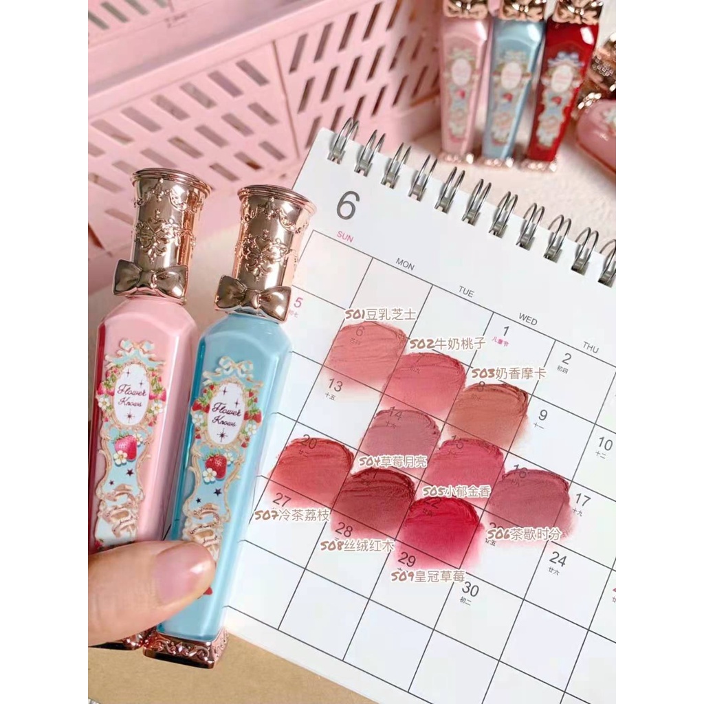 Son Kem Dâu Tây Rococo Đám Mây Nhẹ Nhàng Mềm Mại Màu Nhung Trắng Tự Nhiên Retro