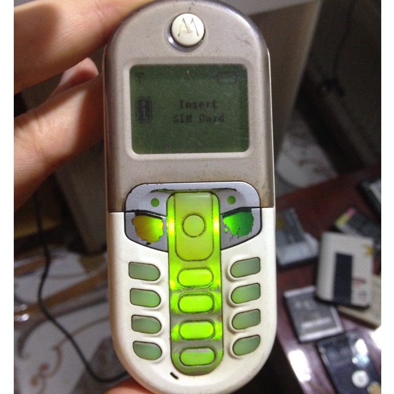 Xác MOTOROLA C201 Mobifone,0 nắp,lên màn,0 có bin máy tét,0 tét được gì thêm,bán xác anh em làm gì làm