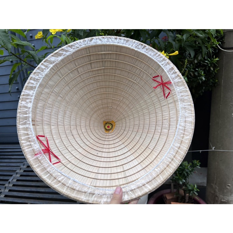 Nilon bảo vệ nón lá tránh mưa dày dặn, bền bỉ