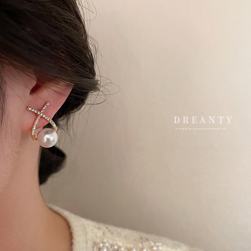 Bông Tai Mạ Bạc 925 Hình Chữ Đính Kim Cương / Ngọc Trai Độc Đáo Thời Trang Hàn Quốc Cho Nữ