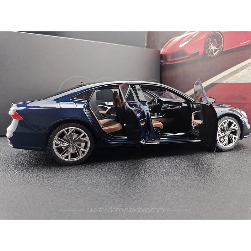 Mô hình xe sedan Audi A7L  tỉ lệ 1:18