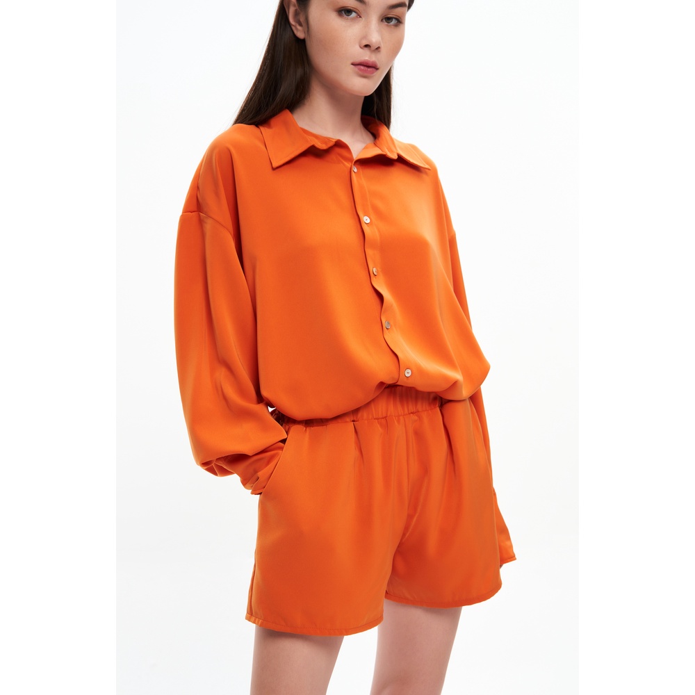 Quần shorts nữ form ngắn, màu cam, chất vải lụa mềm mịn, thoáng mát, là min - SILK BASIC SHORTS