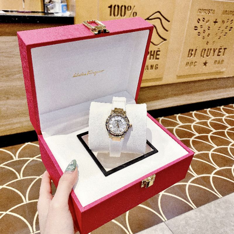 Đồng hồ nữ cao cấp 𝓢𝓪𝓵𝓿𝓪𝓽𝓸𝓻𝓮 𝓕𝓮𝓻𝓻𝓪𝓰𝓪𝓶𝓸