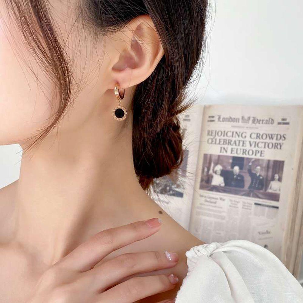Khuyên Tai Thép Titan Hình Tròn Kỹ Thuật Số La Mã Thời Trang Cho Nữ|Bông Tai Tua Rua Thời Trang Nữ Tính