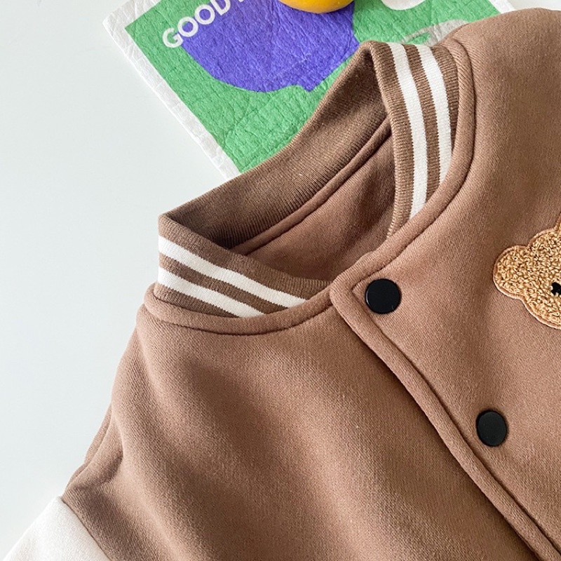 Áo khoác bóng chày gấu nâu cực xinh