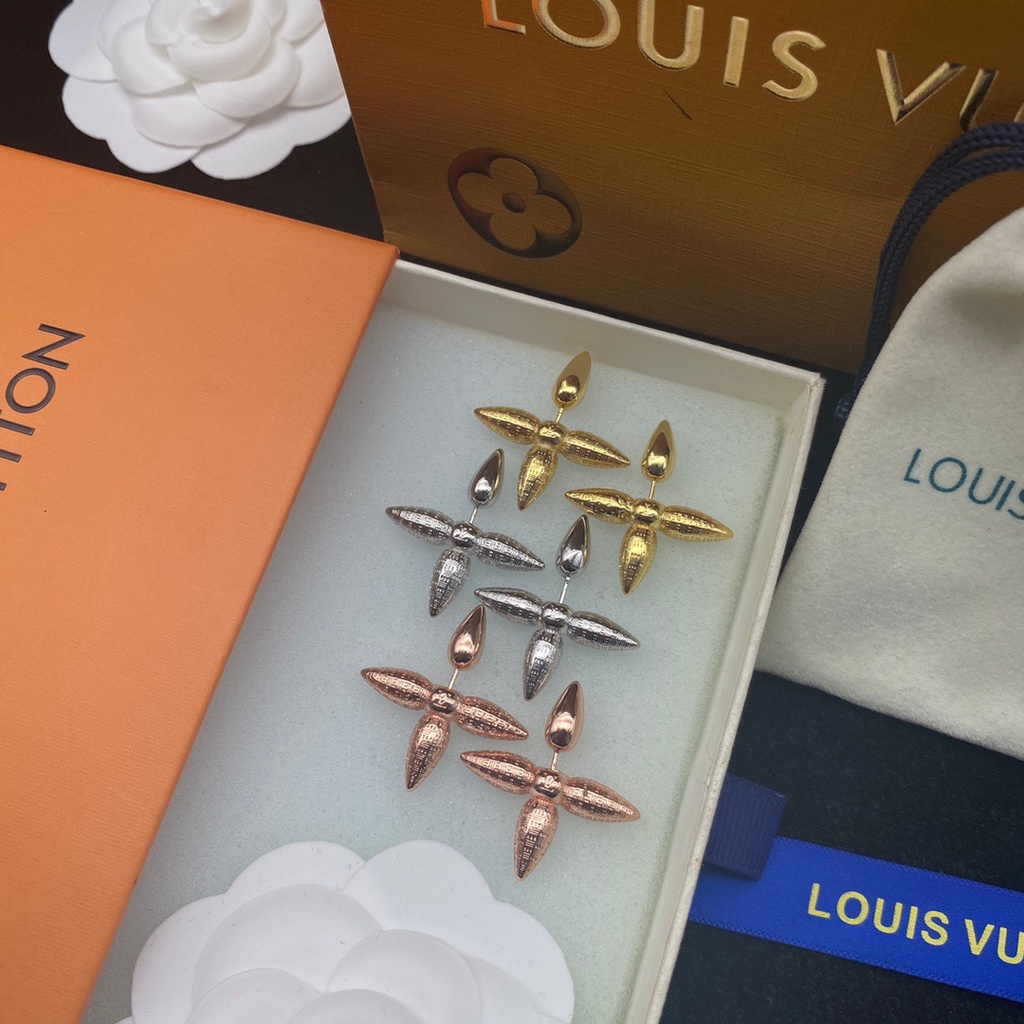 Bông Tai Louis Vuitton In Chữ Thời Trang Thanh Lịch