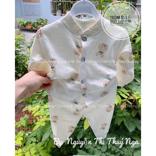 Bộ sơ sinh cúc giữa chất liệu cotton organic cho bé mùa Đông