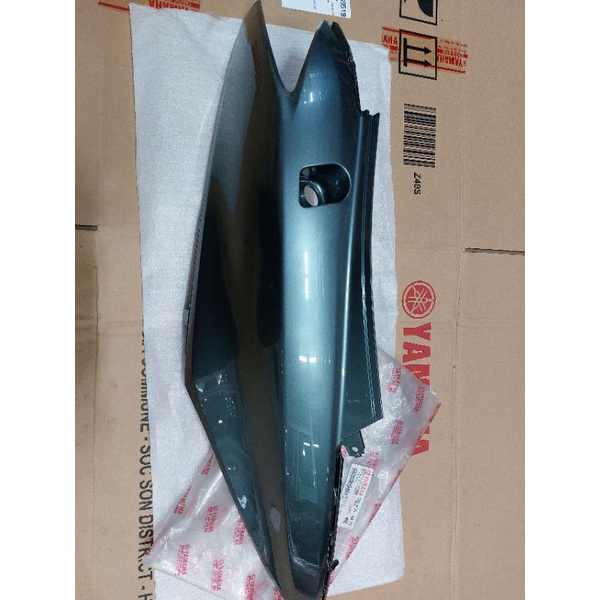 Ốp Sườn (Xám 0867) bên phải xe Acruzo Chính Hãng Yamaha
