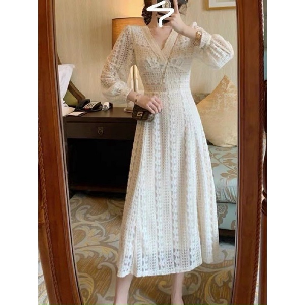 Váy voan tiểu thư cổ V thiết kế nhẹ nhàng tinh tế