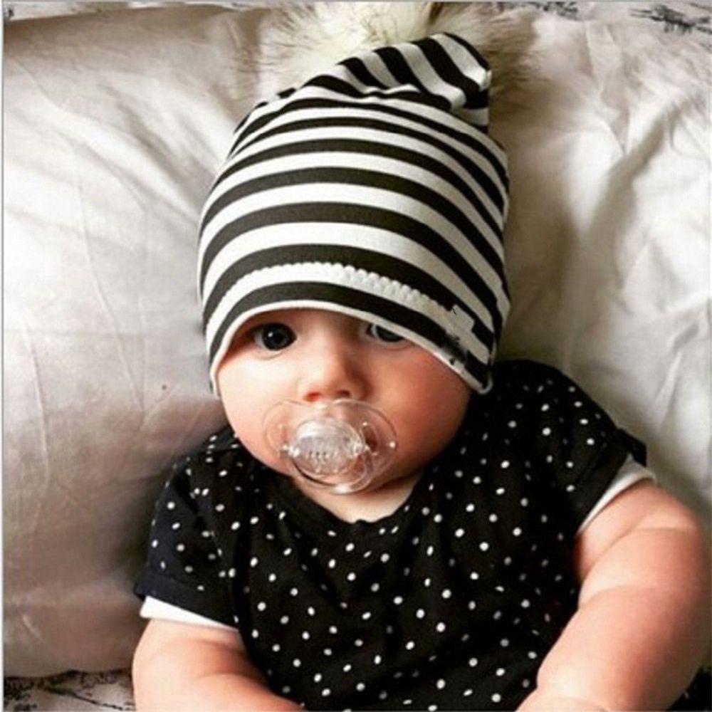 HS Mũ Len Đính Quả Bông Dễ Thương Cho Bé