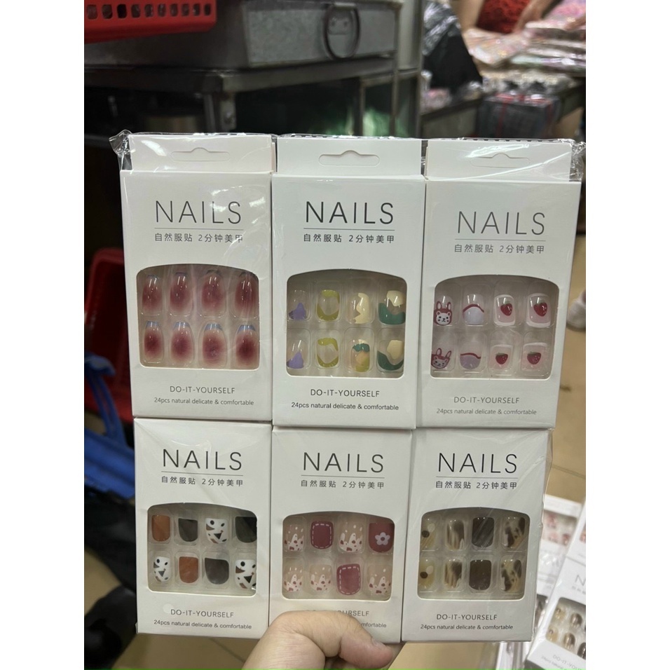 Set 24 Móng Tay Giả Trang Trí Nghệ Thuật