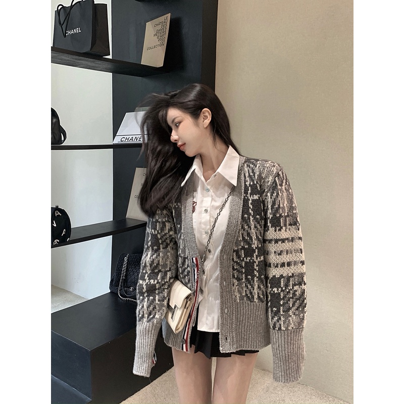 Áo len cardigan kiểu Tho* Browne hàng thiết kế kiểu Hàn Quốc mẫu mới 2022