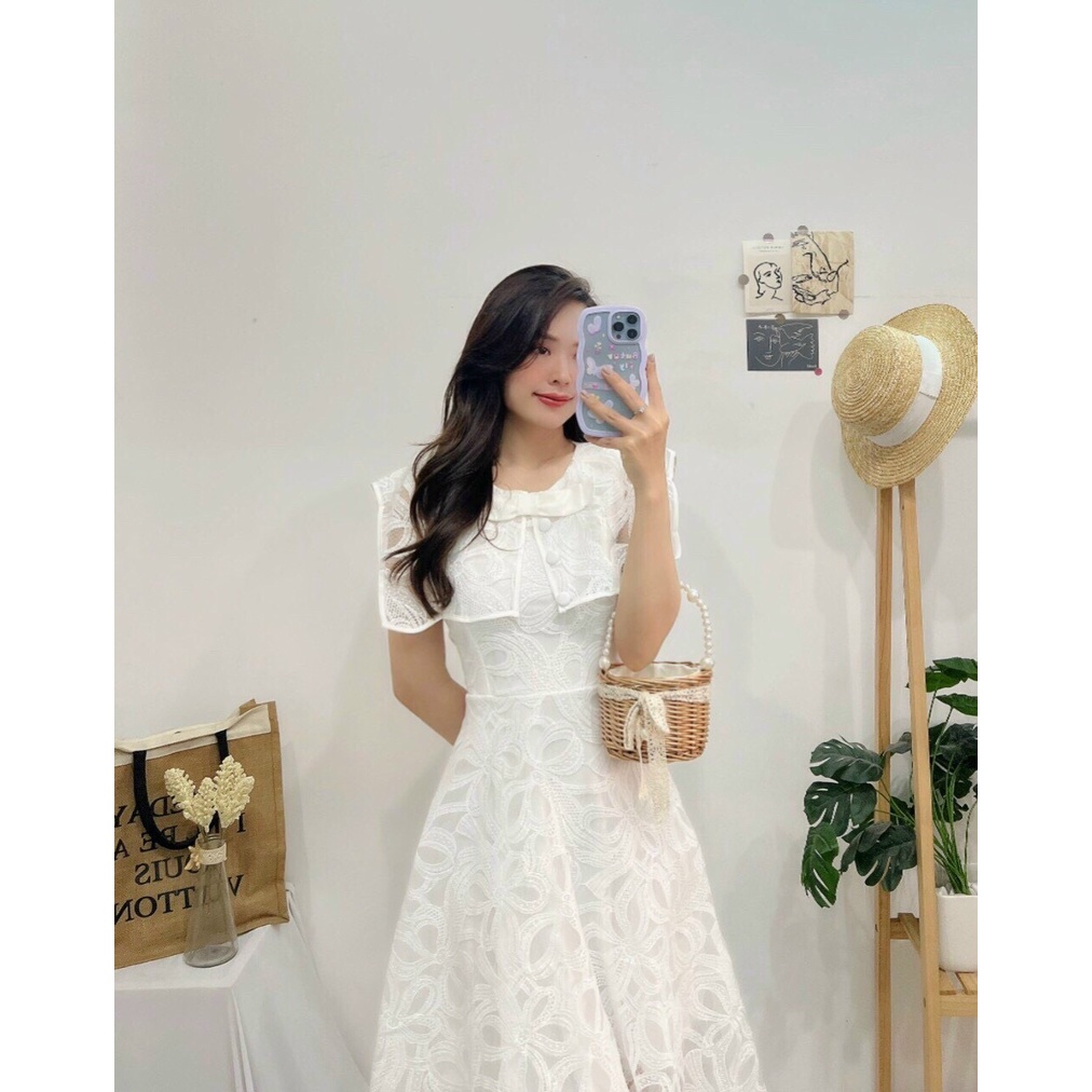 ĐẦM VÁY REN THÊU HOA CỔ LÁ NƠ 3 NÚT - Hình Shop Chụp