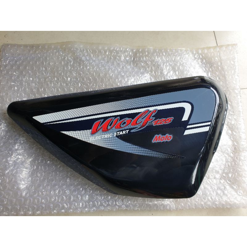 Nắp cốp bên phải xe SYM Wolf125 màu đen