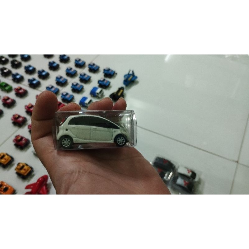 Xe mô hình ô tô hãng mitsubishi mới full box tỉ lệ 1/64