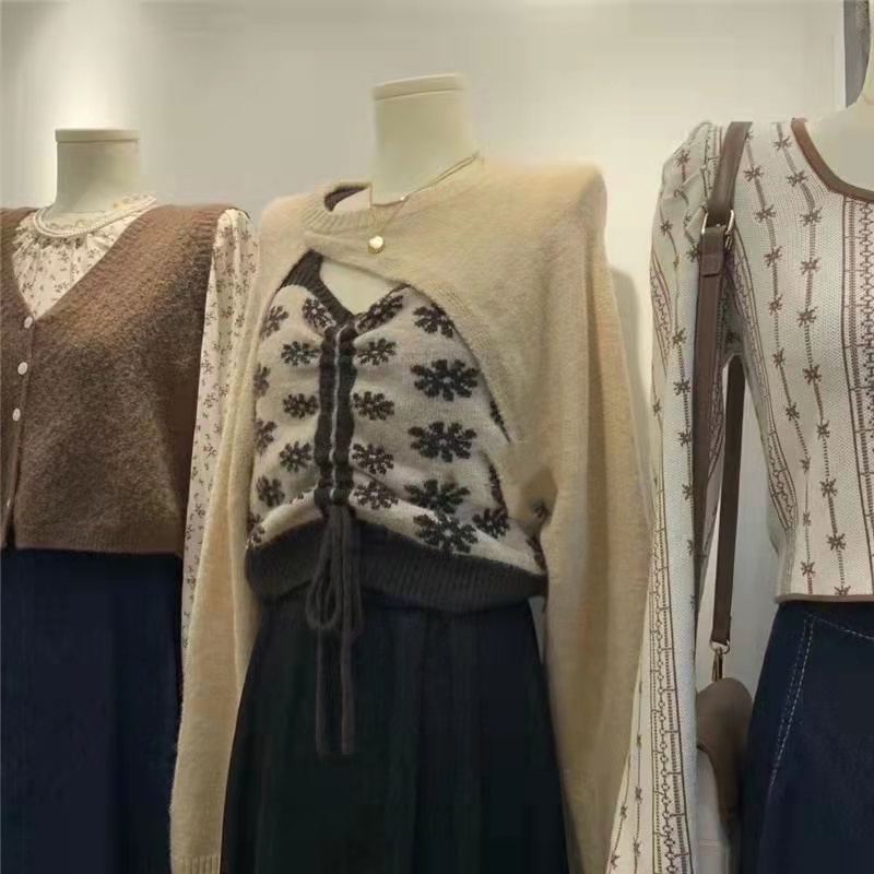 Set đồ SUXI gồm áo hai dây kèm áo khoác ngoài tay dài thời trang dành cho nữ