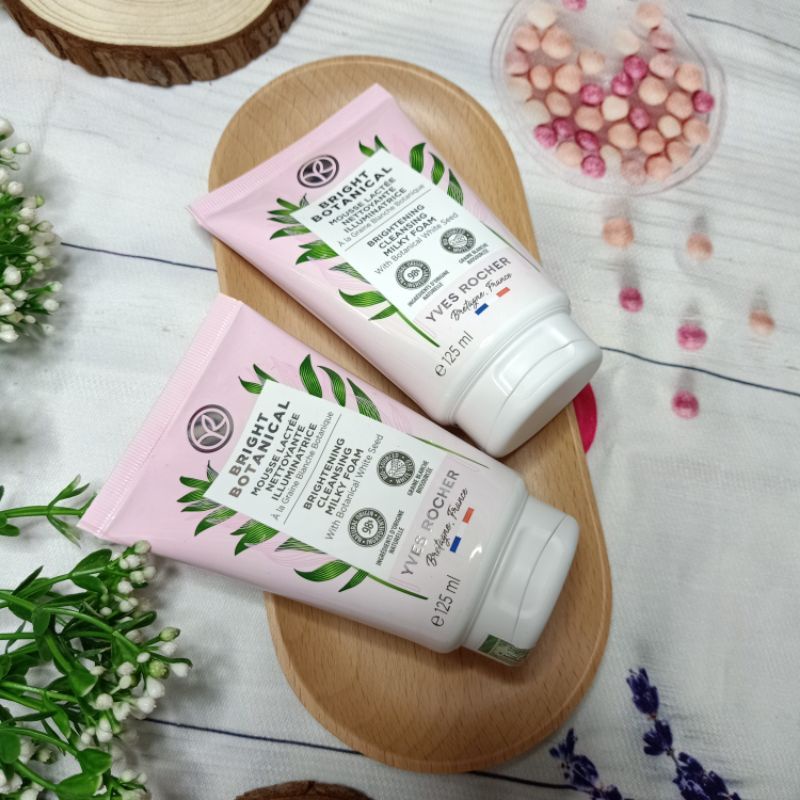 Mẫu mới Sữa rửa mặt sáng da - Cleansing Mousse 125ml - White Botanical - Yves Rocher