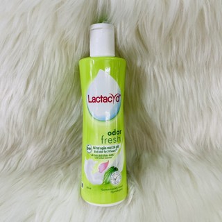 Dung dịch vệ sinh phụ nữ Lactacyd lá trầu không 250ml