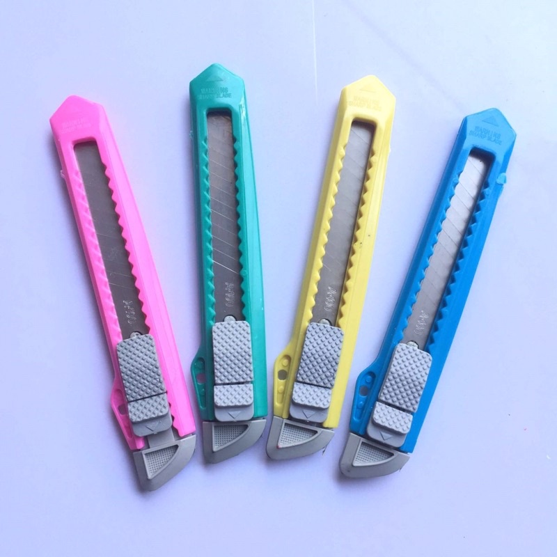 Búa cao su đóng sàn, dao rọc giấy thi công sàn nhựa giả gỗ , gạch đá hoa, đá hoa cương