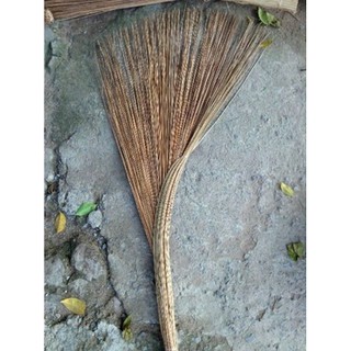 Chổi dừa quét sân, vườn