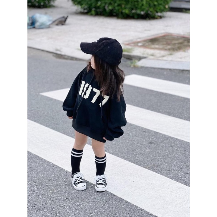 Áo nỉ có mũ 1977 in big cho bé , áo hoodie trẻ em unisex . Kid_genZ