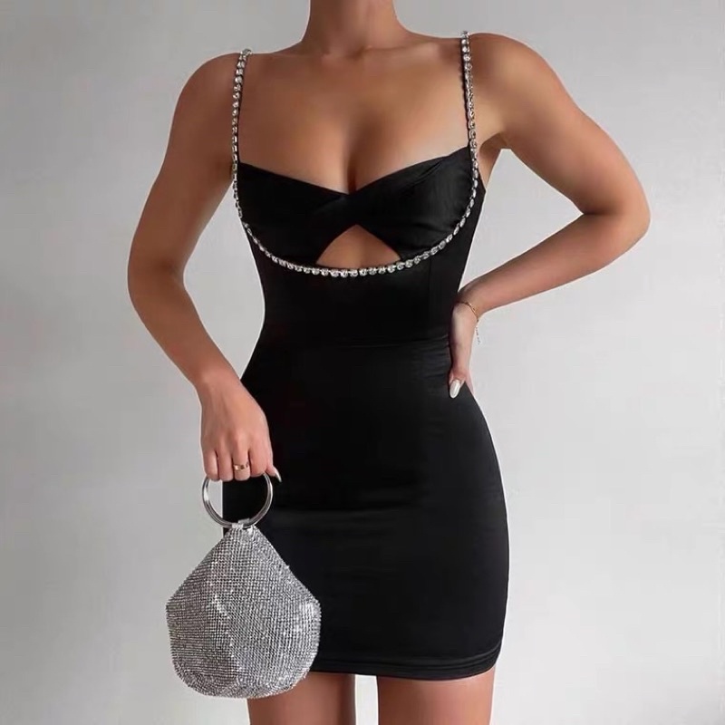 Đầm body lụa cut out quyến rũ