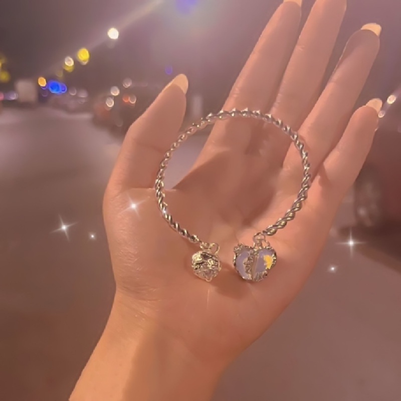 Vòng Đeo Tay Mặt Trái Tim Đính Chuông Thời Trang Hàn Quốc Dành Cho Nữ