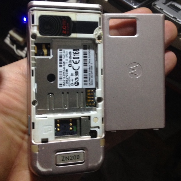 Xác MOTO ZN200 lên đèn phím,0 bin,0 lên màn,cắm sạc báo đèn và âm sạc,0 tét gì thêm,bán xác anh em lấy đồ,làm gì làm