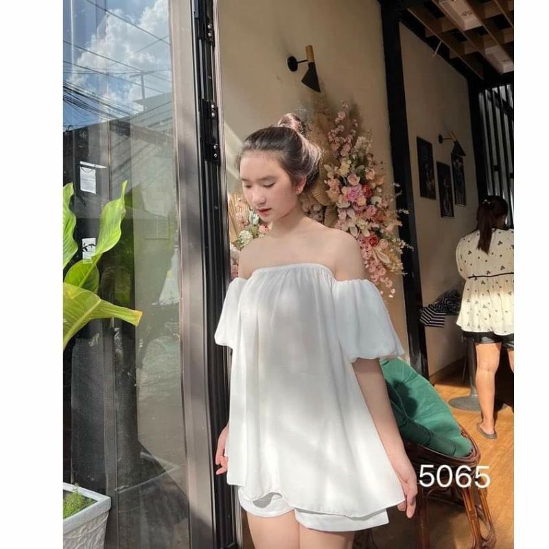 Áo sơ mi vontrễ vai.