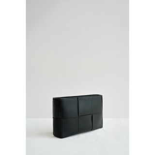 OLV - Túi Weave Shoulder Bag In Black