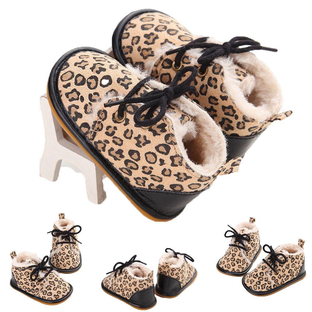 Giày Bốt Da Lộn Chống Trượt Cho Bé